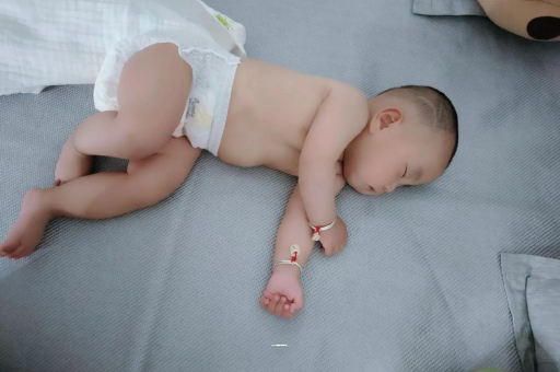 金湖宝宝老打喷嚏怎么办